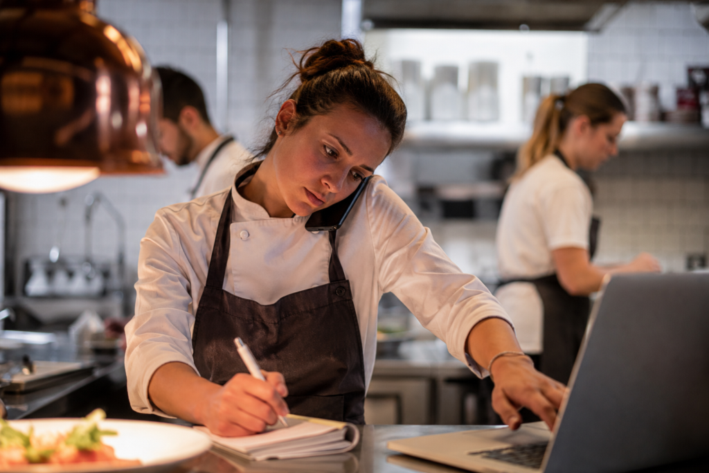 Restaurateur submergé par la charge mentale de son établissement